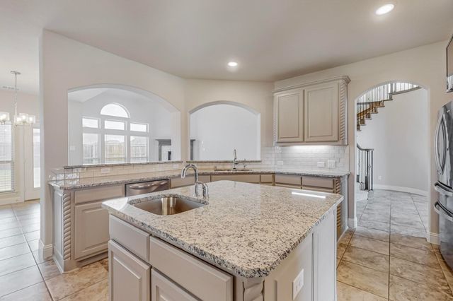 422 Crestview Drive, Midlothian, TX 76065