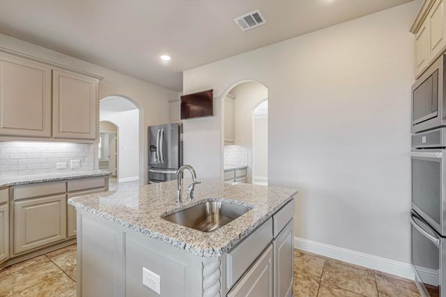 422 Crestview Drive, Midlothian, TX 76065