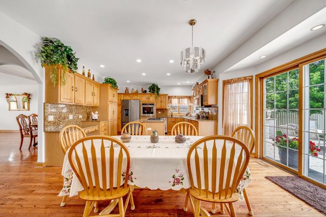 8924 Woodbine Court, Tinley Park, IL 60487