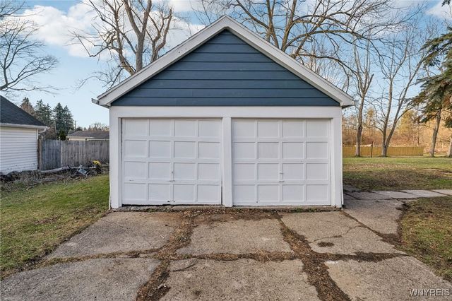 24 Broadway Street, West Seneca, NY 14224