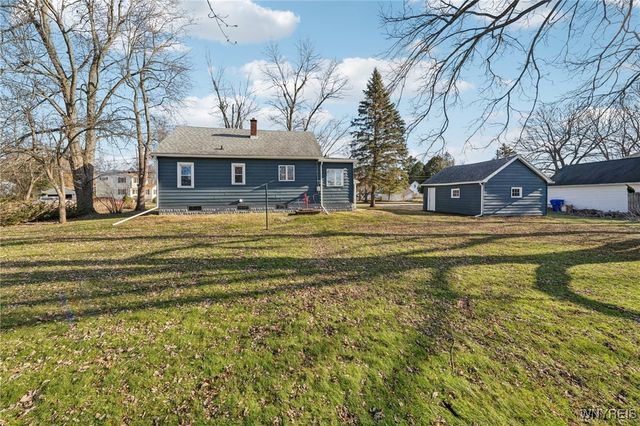 24 Broadway Street, West Seneca, NY 14224