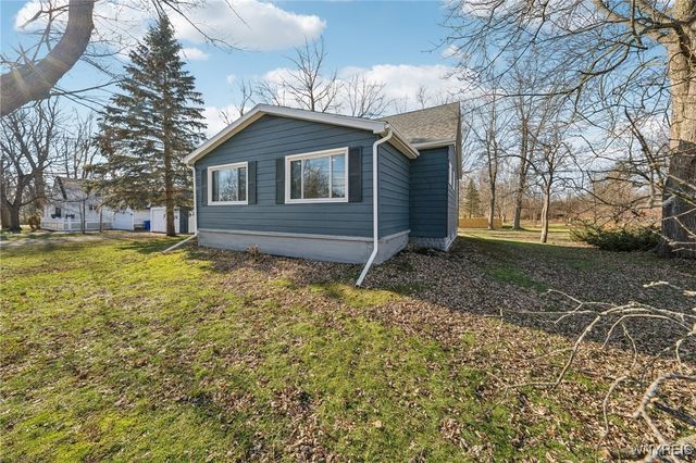 24 Broadway Street, West Seneca, NY 14224