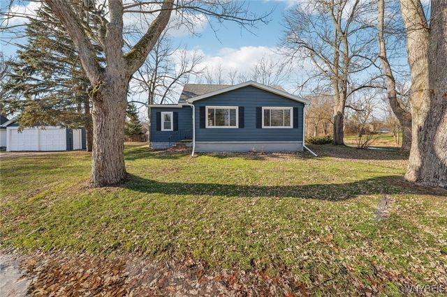 24 Broadway Street, West Seneca, NY 14224