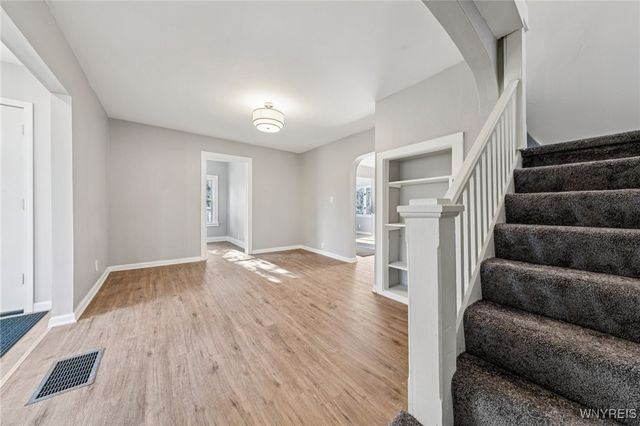 24 Broadway Street, West Seneca, NY 14224