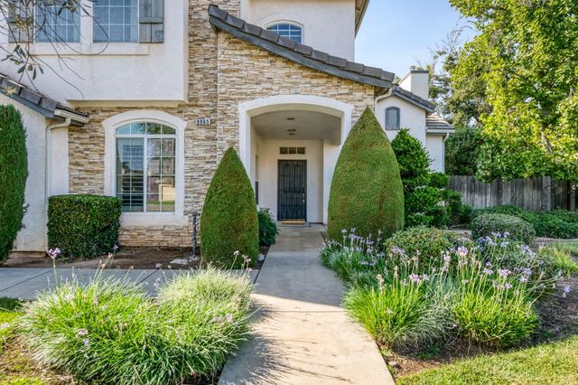 9965 N Ann Avenue, Fresno, CA 93720