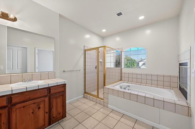 9965 N Ann Avenue, Fresno, CA 93720