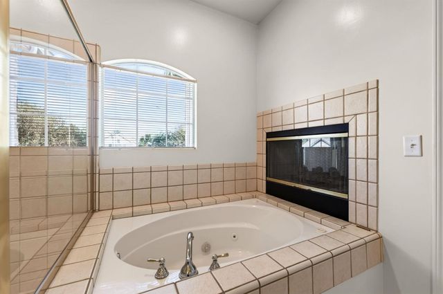 9965 N Ann Avenue, Fresno, CA 93720