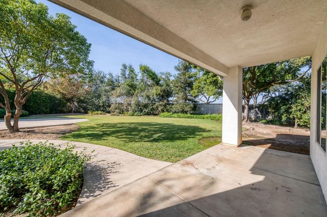 9965 N Ann Avenue, Fresno, CA 93720