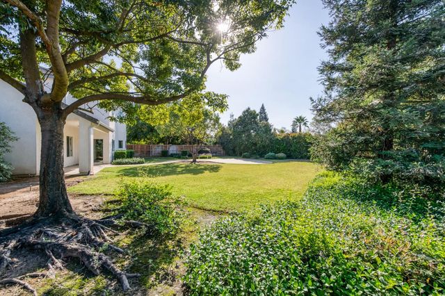 9965 N Ann Avenue, Fresno, CA 93720