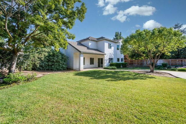 9965 N Ann Avenue, Fresno, CA 93720
