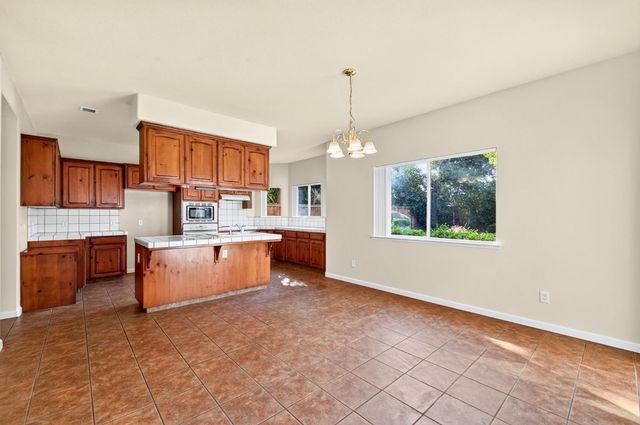 9965 N Ann Avenue, Fresno, CA 93720