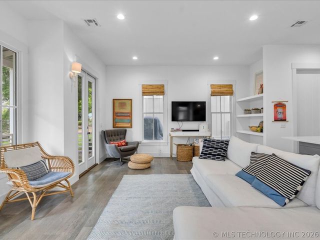 40 Center Lane N, Carlton Landing, OK 74432