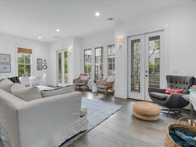 40 Center Lane N, Carlton Landing, OK 74432