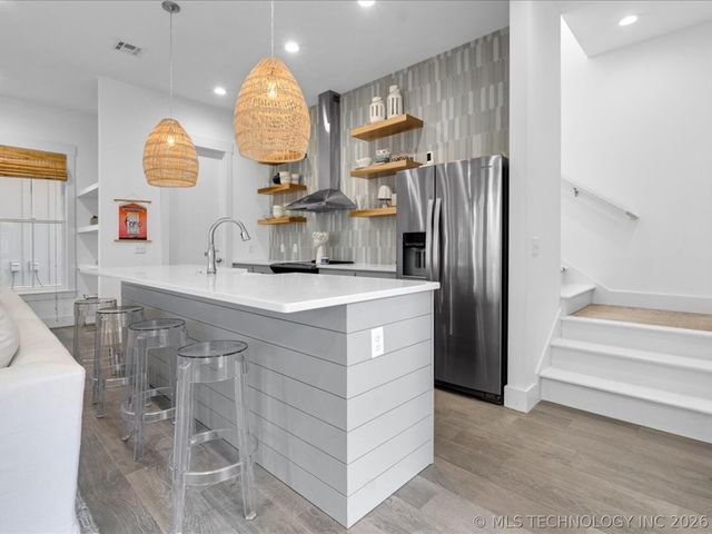 40 Center Lane N, Carlton Landing, OK 74432