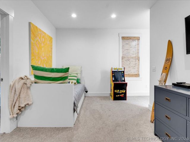 40 Center Lane N, Carlton Landing, OK 74432