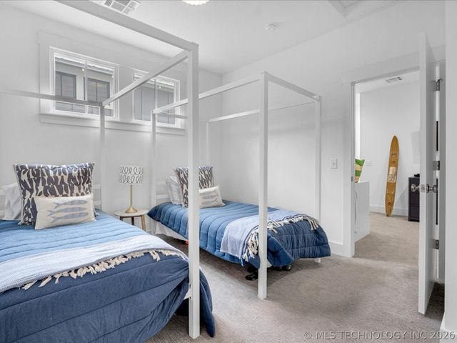 40 Center Lane N, Carlton Landing, OK 74432
