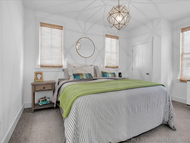 40 Center Lane N, Carlton Landing, OK 74432