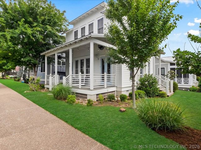 40 Center Lane N, Carlton Landing, OK 74432