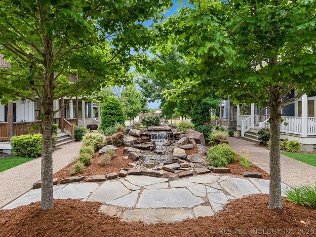 40 Center Lane N, Carlton Landing, OK 74432