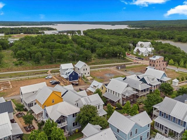 40 Center Lane N, Carlton Landing, OK 74432