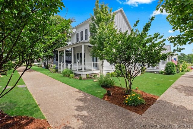 40 Center Lane N, Carlton Landing, OK 74432