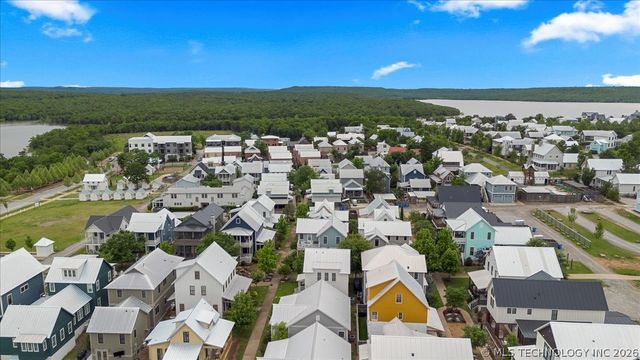 40 Center Lane N, Carlton Landing, OK 74432