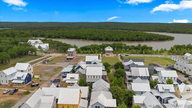 40 Center Lane N, Carlton Landing, OK 74432