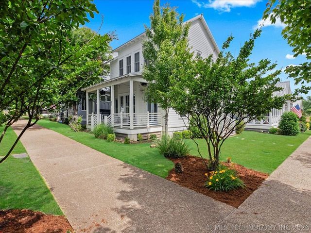 40 Center Lane N, Carlton Landing, OK 74432