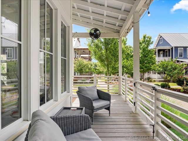 40 Center Lane N, Carlton Landing, OK 74432