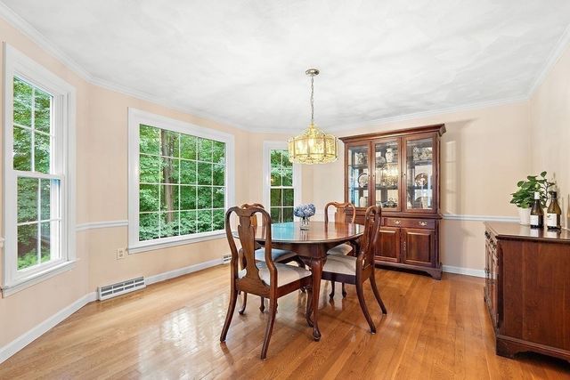 39 Jackson Cir, Franklin, MA 02038