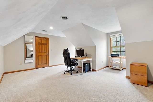 39 Jackson Cir, Franklin, MA 02038