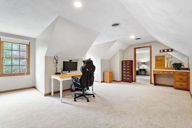 39 Jackson Cir, Franklin, MA 02038