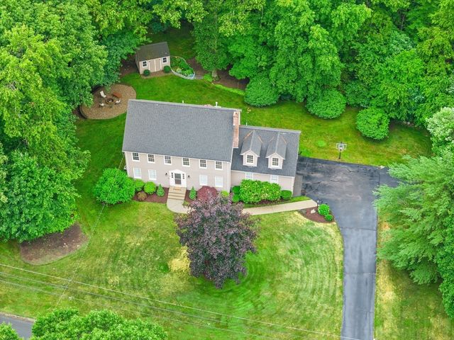 39 Jackson Cir, Franklin, MA 02038