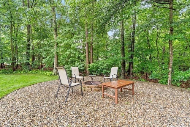 39 Jackson Cir, Franklin, MA 02038