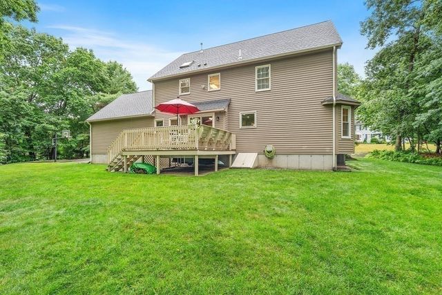 39 Jackson Cir, Franklin, MA 02038