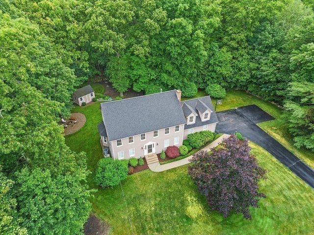 39 Jackson Cir, Franklin, MA 02038