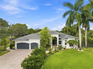 3829 Gulfstream Way, Davie, FL 33328