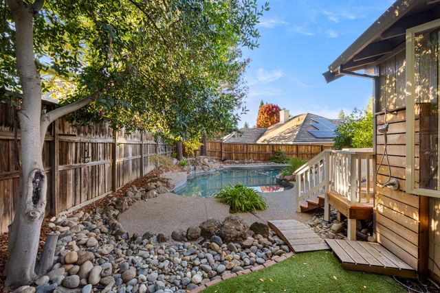 2060 Sheffield Dr, El Dorado Hills, CA 95762