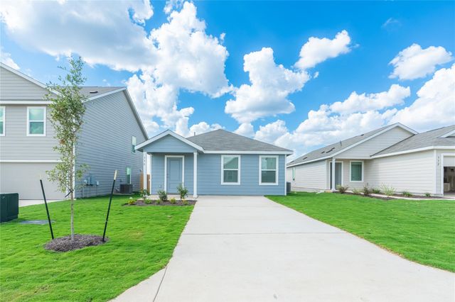 336 Cowpoke DR, Jarrell, TX 76537