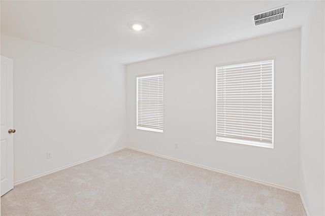 336 Cowpoke DR, Jarrell, TX 76537