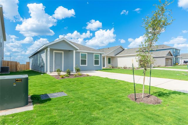336 Cowpoke DR, Jarrell, TX 76537