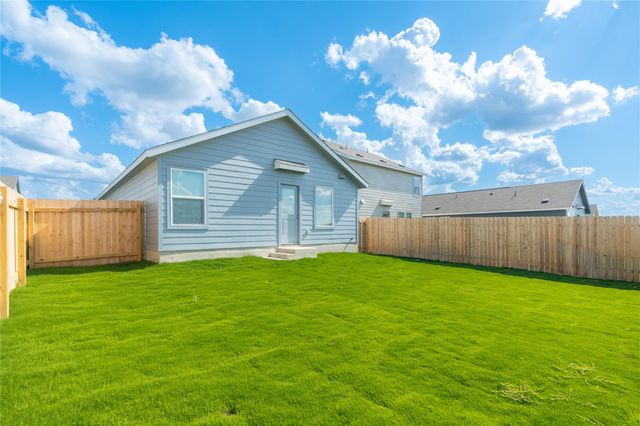 336 Cowpoke DR, Jarrell, TX 76537