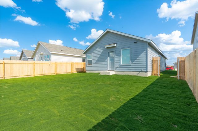 336 Cowpoke DR, Jarrell, TX 76537