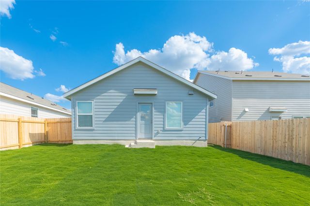 336 Cowpoke DR, Jarrell, TX 76537
