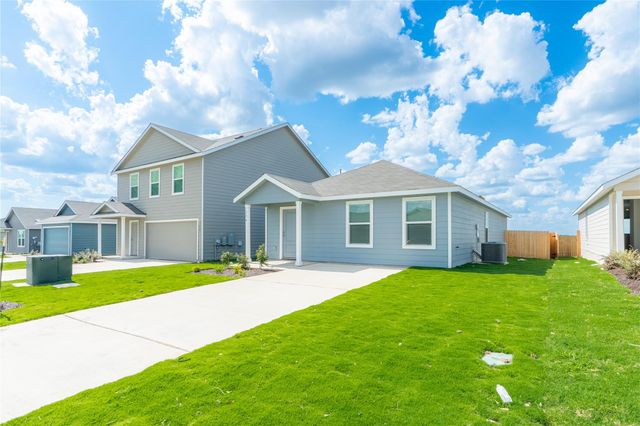 336 Cowpoke DR, Jarrell, TX 76537