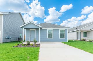 336 Cowpoke DR, Jarrell, TX 76537