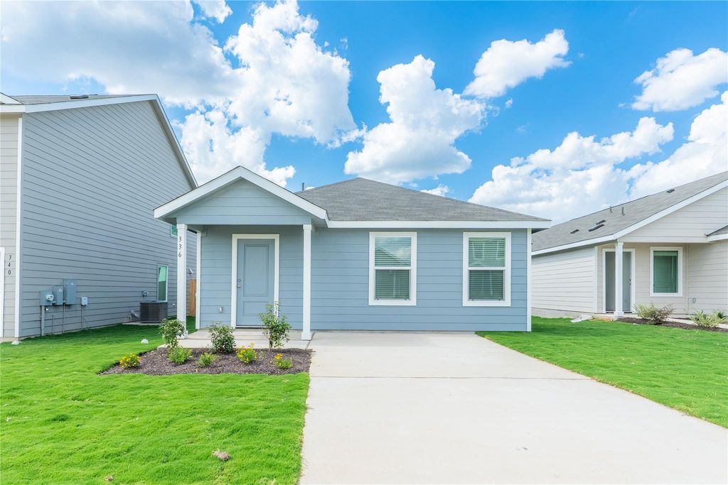 336 Cowpoke DR, Jarrell, TX 76537