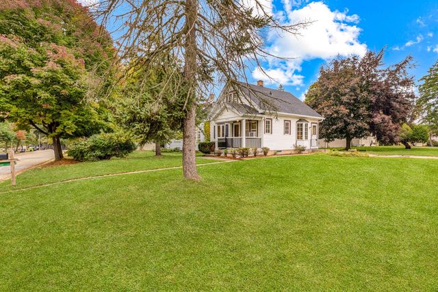 9000 W Cold Spring ROAD, Greenfield, WI 53228