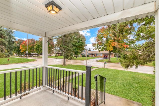 9000 W Cold Spring ROAD, Greenfield, WI 53228