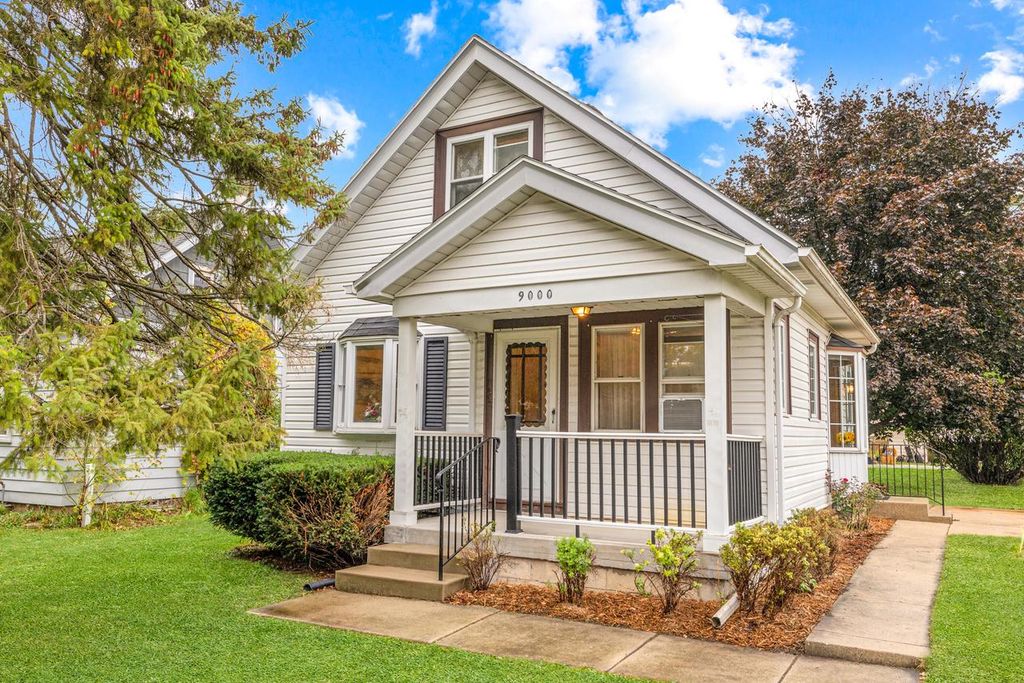 9000 W Cold Spring ROAD, Greenfield, WI 53228